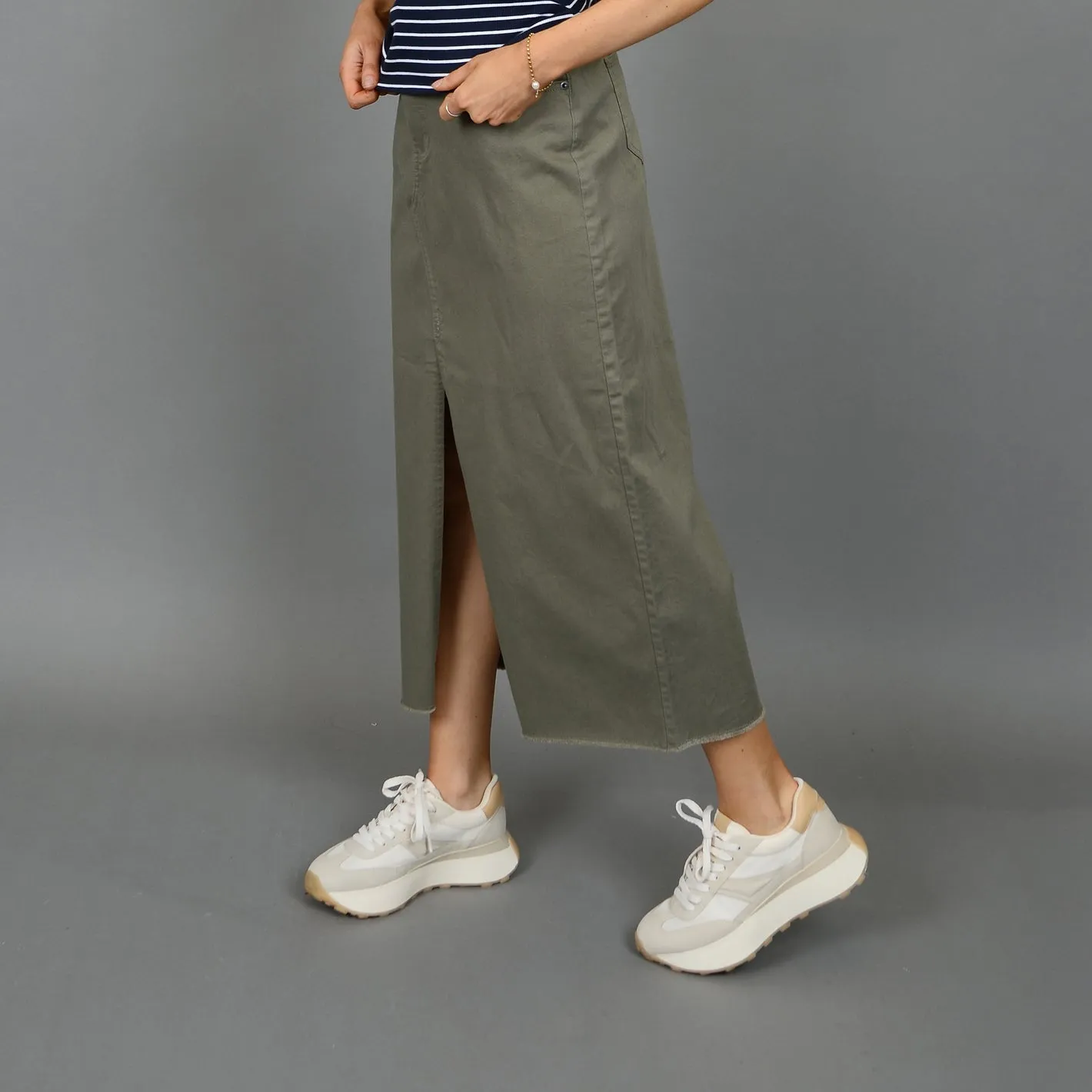 Lola's Room Stretch Twill Front Slit Skirt